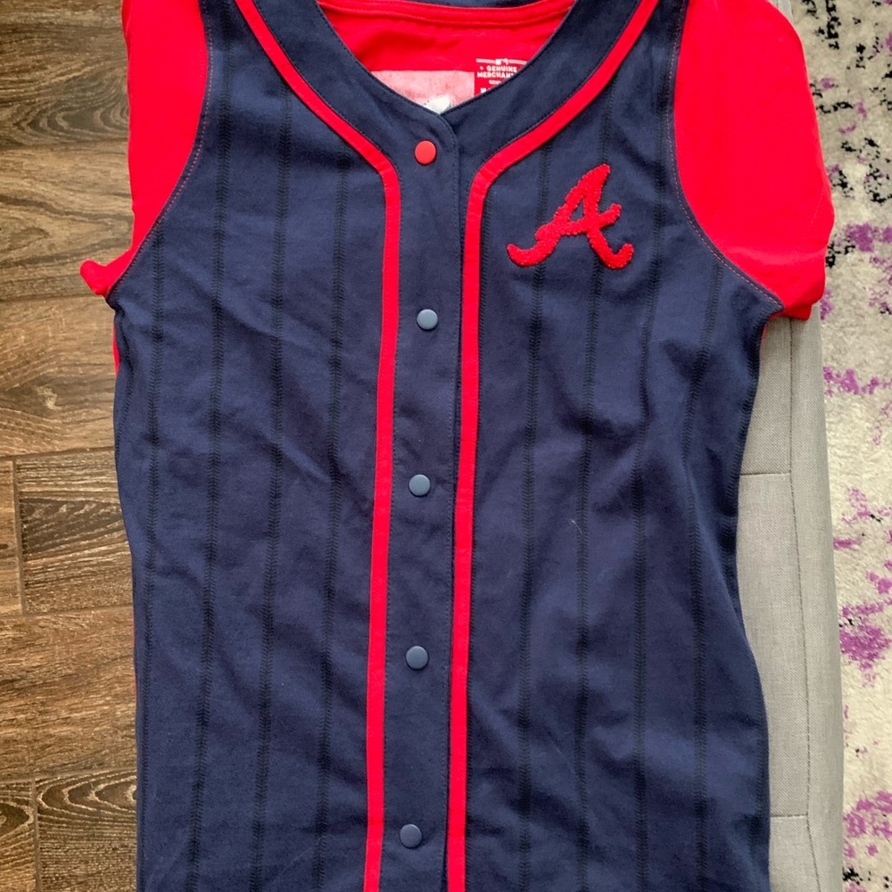 Atlanta Braves shirt from the Braves stadium size youth medium 10-12 never worn